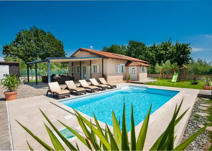Villa Suzy In Rovinj Near The Sea